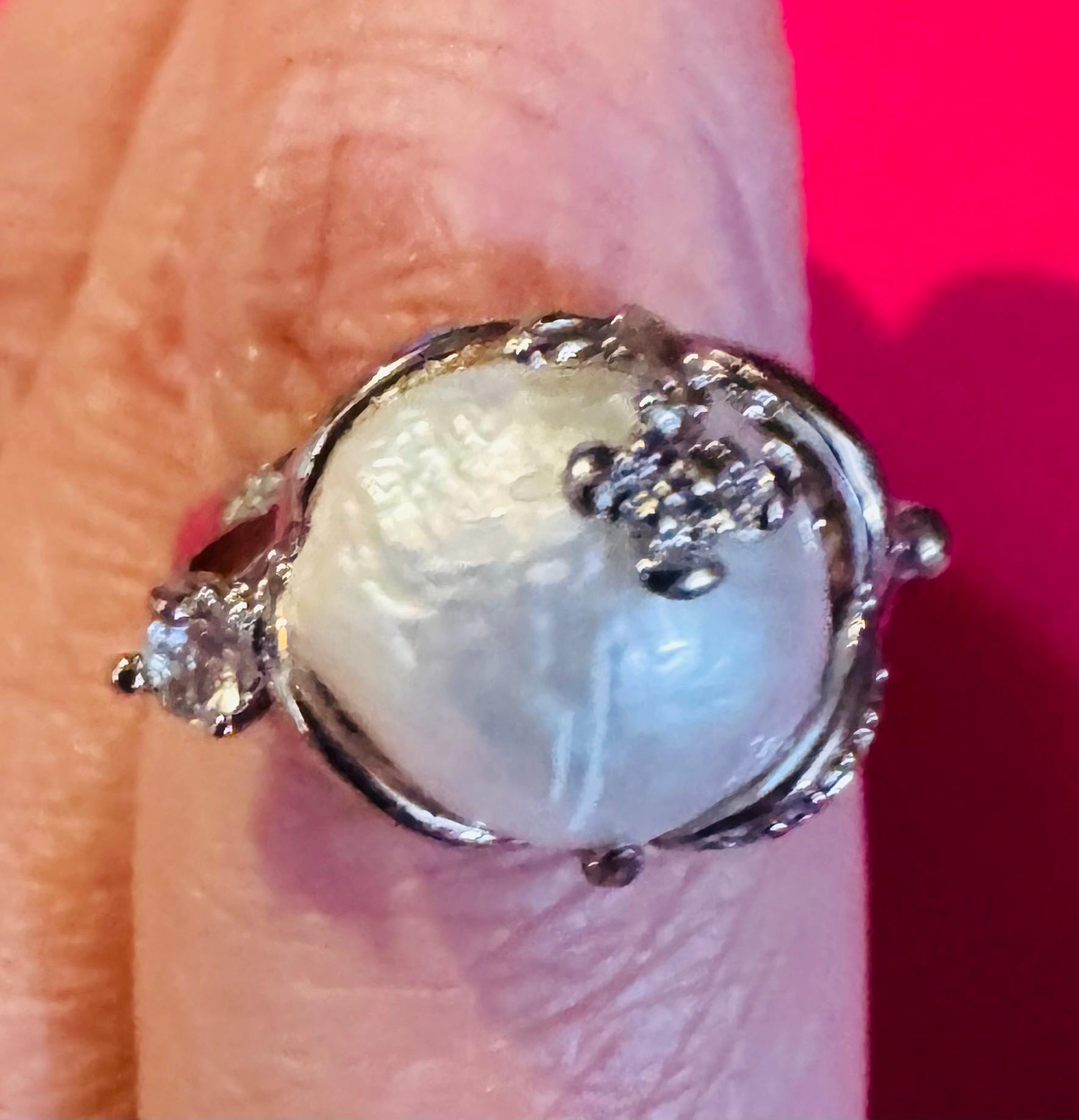 Beautiful Jewelry set with Fresh Water Pearls. Bracelet, Earrings and Ring.