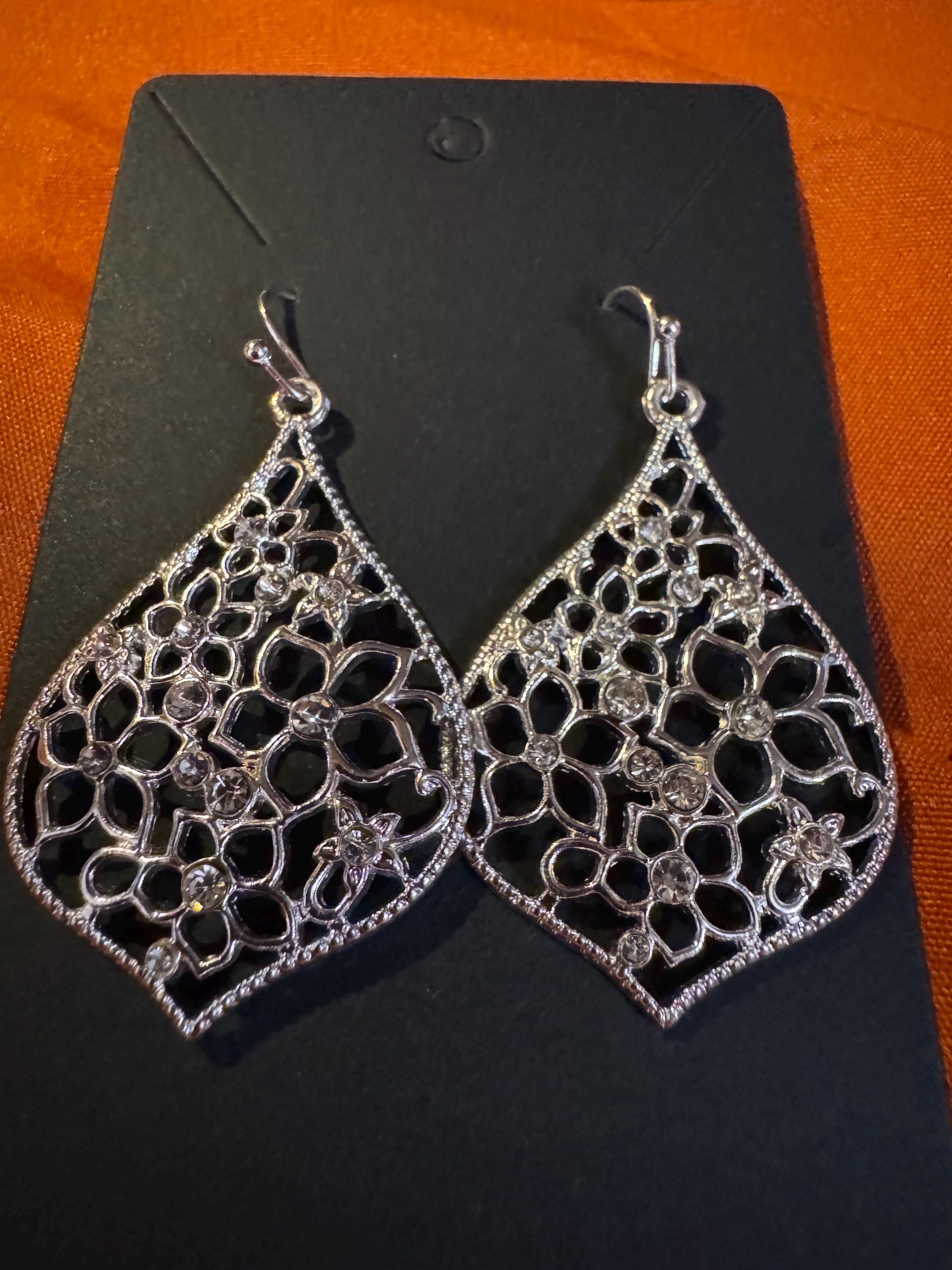 Beautiful Silver Tone Flower Hook Earrings.