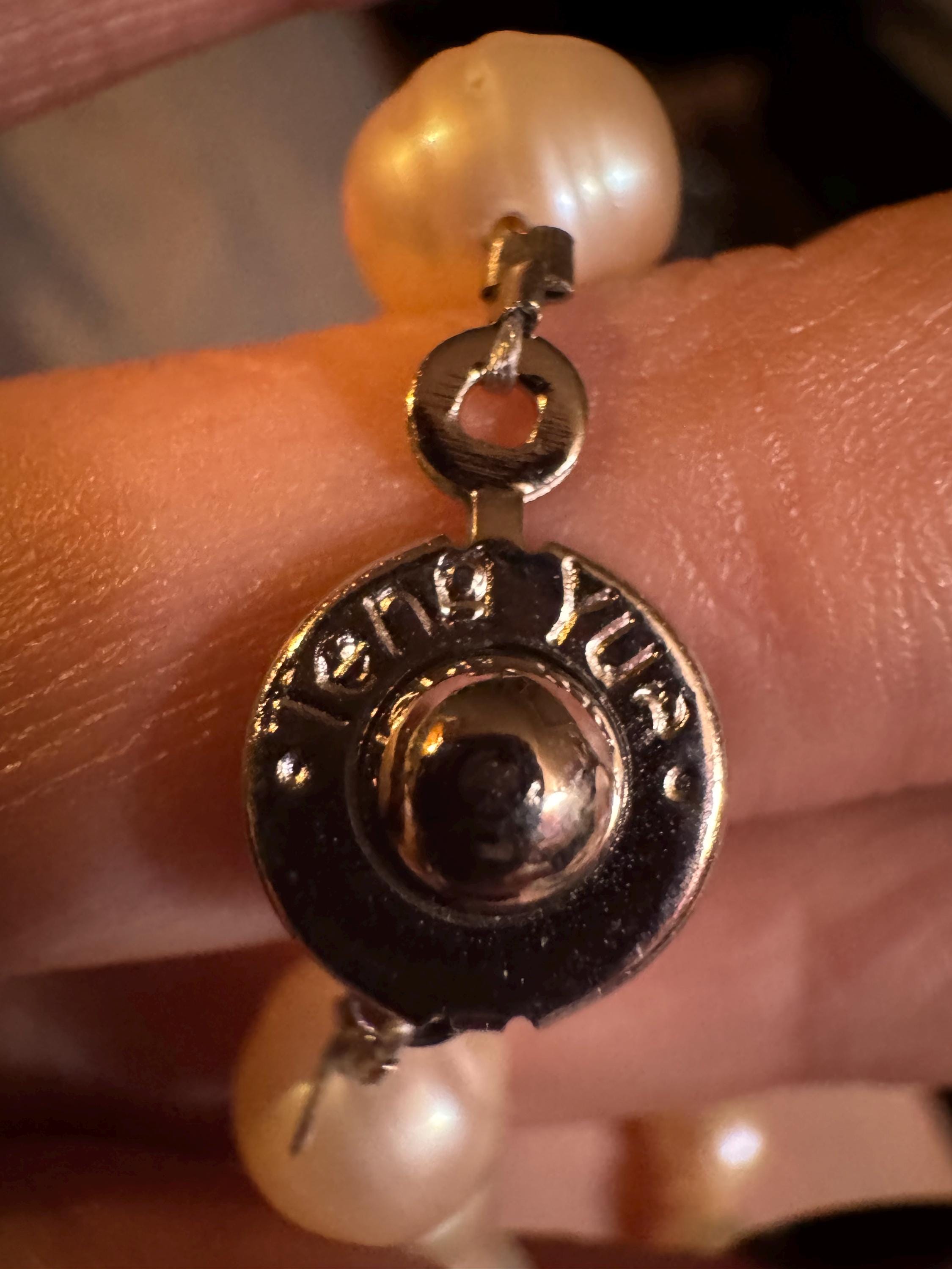 Beautiful TENG YUE Cultured Fresh Water Pearl Bracelet.