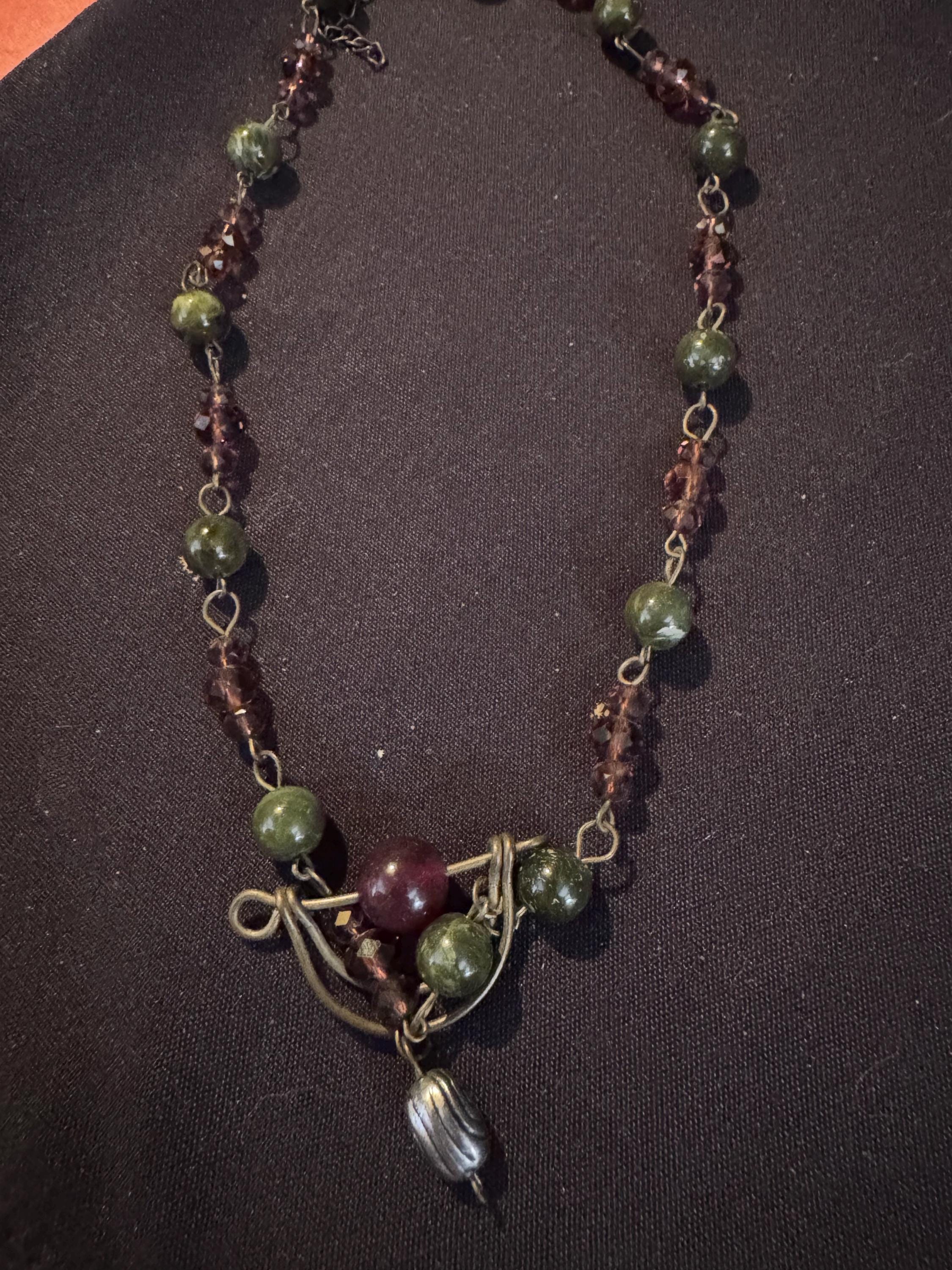 Beautiful Vintage Green and Purple Beaded Necklace.