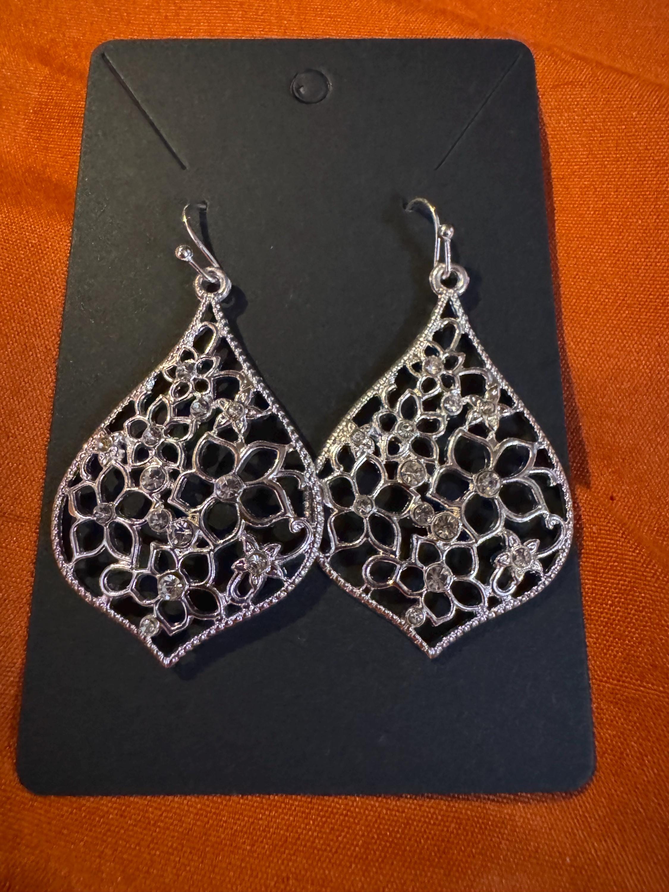 Beautiful Silver Tone Flower Hook Earrings.