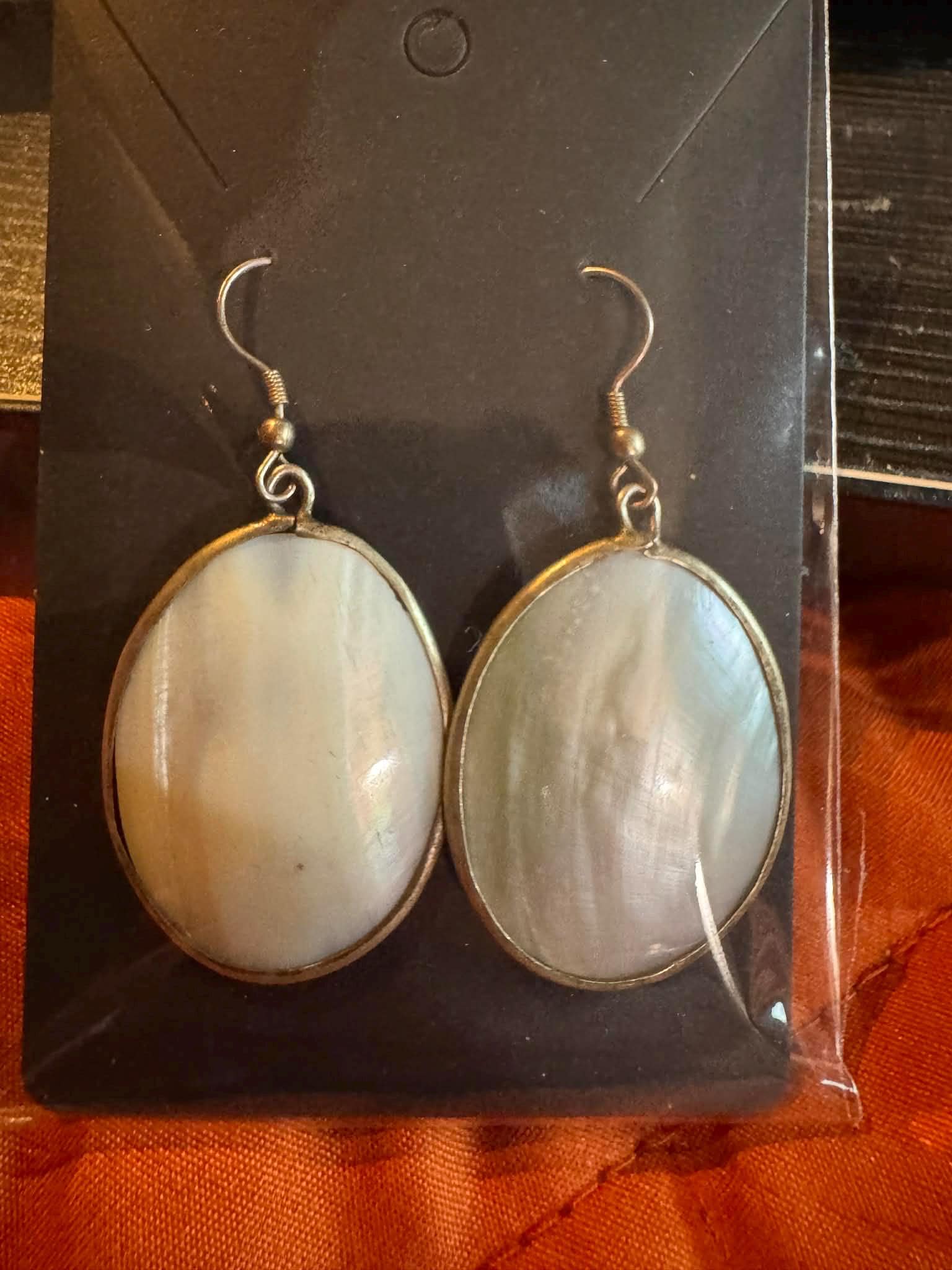 Beautiful Dangle Shell Hook Earrings.