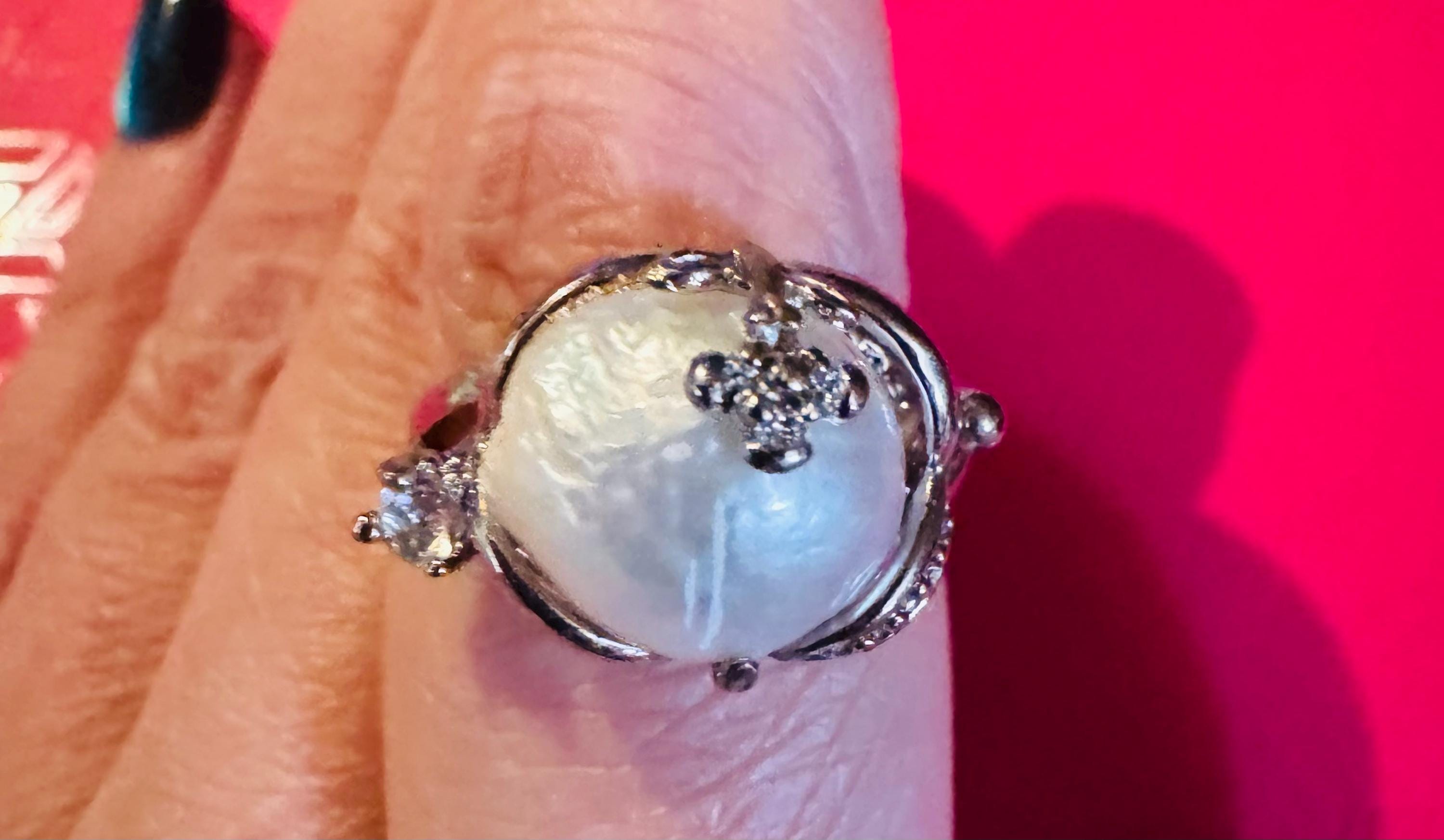 Beautiful Jewelry set with Fresh Water Pearls. Bracelet, Earrings and Ring.