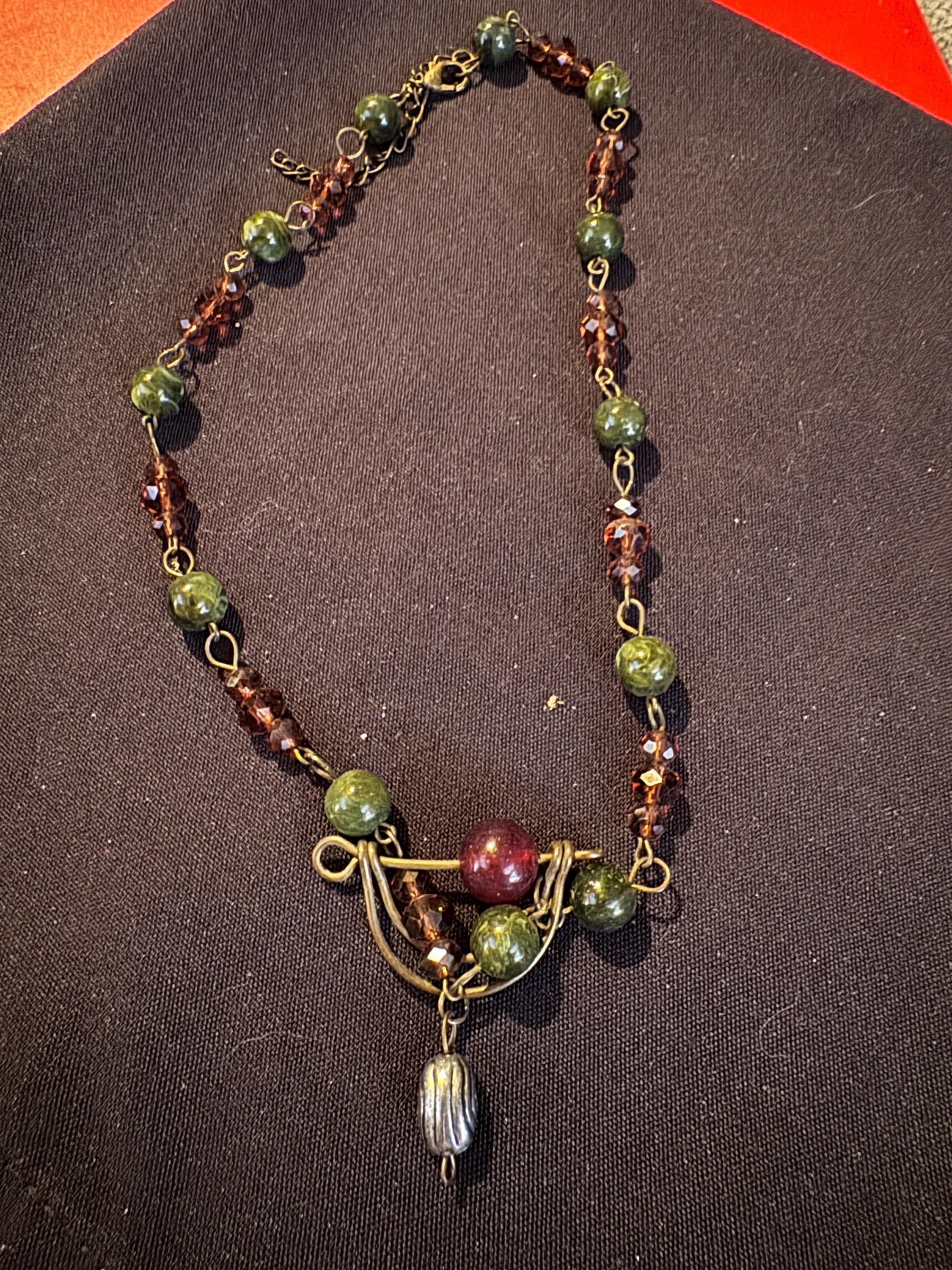 Beautiful Vintage Green and Purple Beaded Necklace.